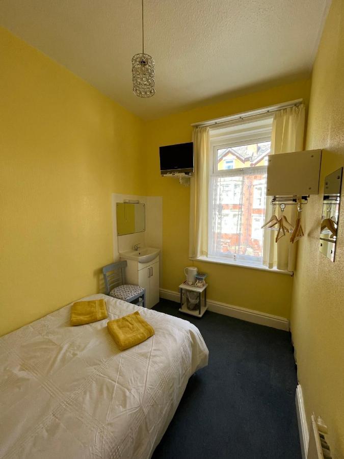 בלקפול Glenroyd Guesthouse מראה חיצוני תמונה