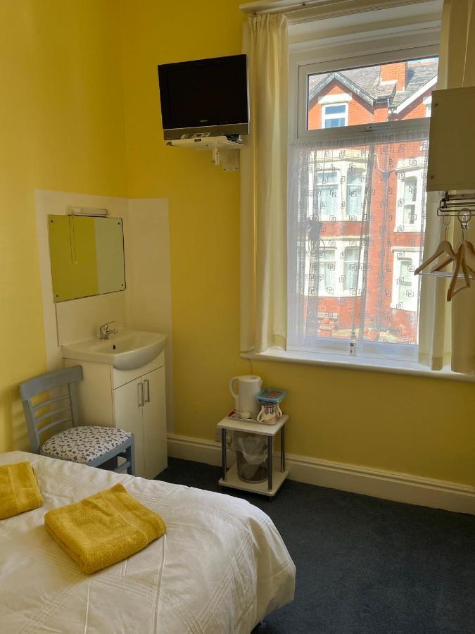 בלקפול Glenroyd Guesthouse מראה חיצוני תמונה